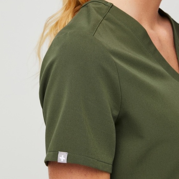 Figs Catarina Technical Collection Dark Olive Scrub Top Limited Edition Size XS - Picture 4 of 8